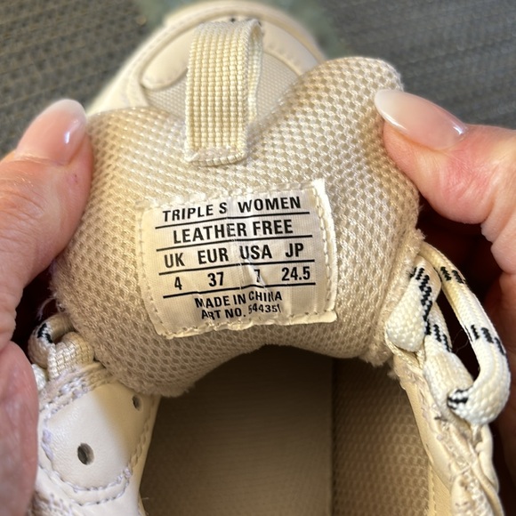 BALENCIAGA TRIPLE S CLEAR SOLE SNEAKERS - Picture 7 of 10
